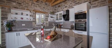 Microwave, oven, stovetop, dishwasher