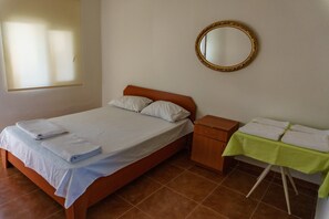 Habitación estándar, vista al jardín | Escritorio, wifi gratis y acceso para silla de ruedas 