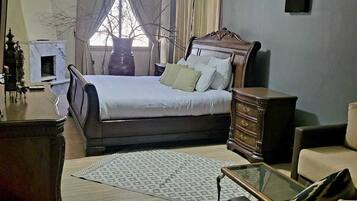 5 slaapkamers, een strijkplank/strijkijzer, wifi