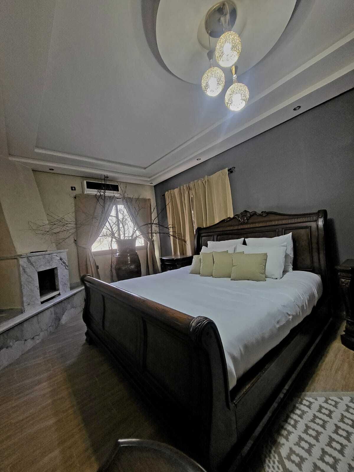 5 bedrooms, iron/ironing board, WiFi