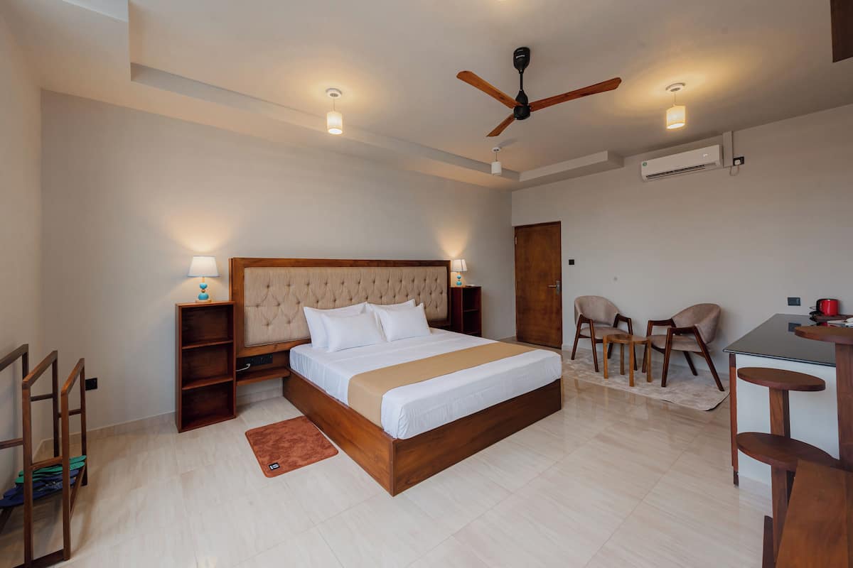 Deluxe Double Room, City View