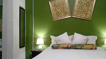 1 habitación, tabla de planchar con plancha, wifi y ropa de cama