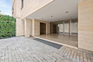 Apartment, 3 Bedrooms, Accessible, Balcony | Exterior detail
