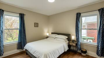 3 bedrooms, iron/ironing board, WiFi, bed sheets