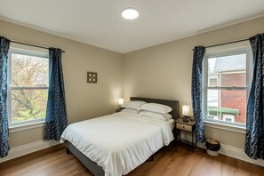 3 bedrooms, iron/ironing board, WiFi, bed sheets