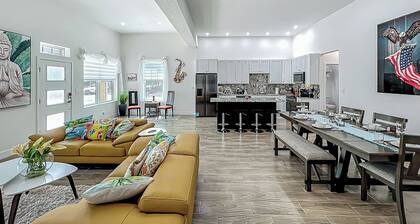 Amazing Walkability, Thornton Park suburb of Downtown Orlando walk to everything