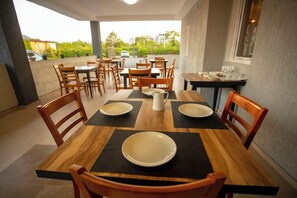 Kontinental frokost hver dag (mot et tillegg)