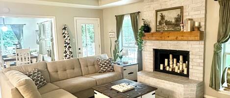 Smart-tv och eldstad