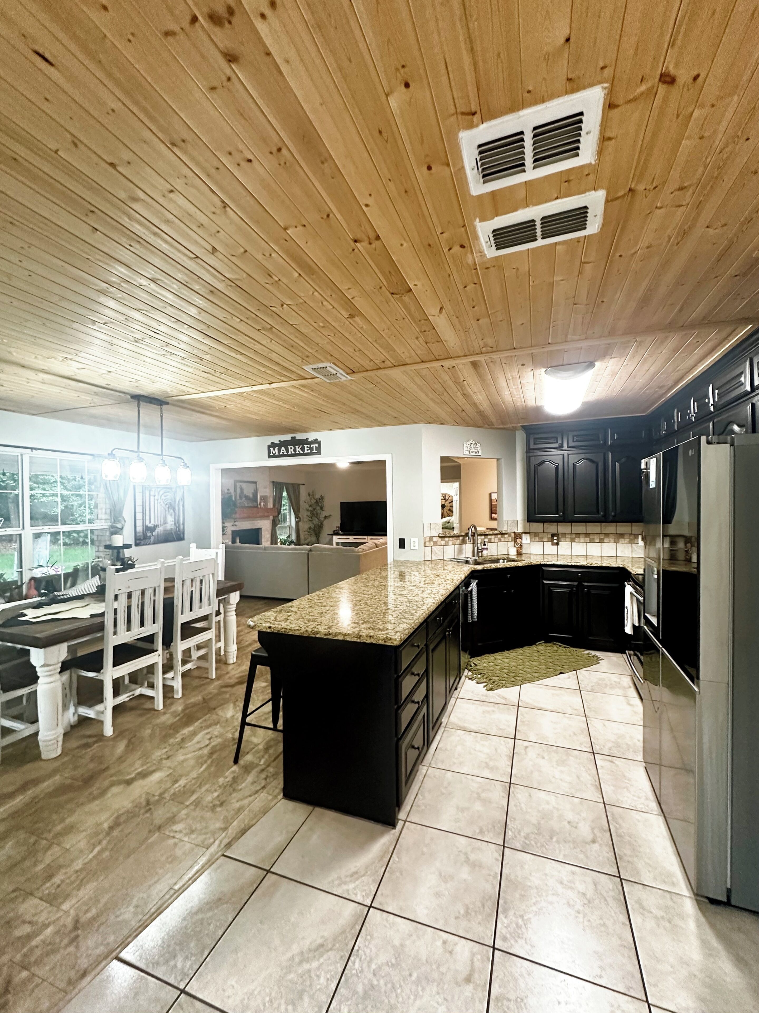 Micro-ondes, four, plaque de cuisson, lave-vaisselle