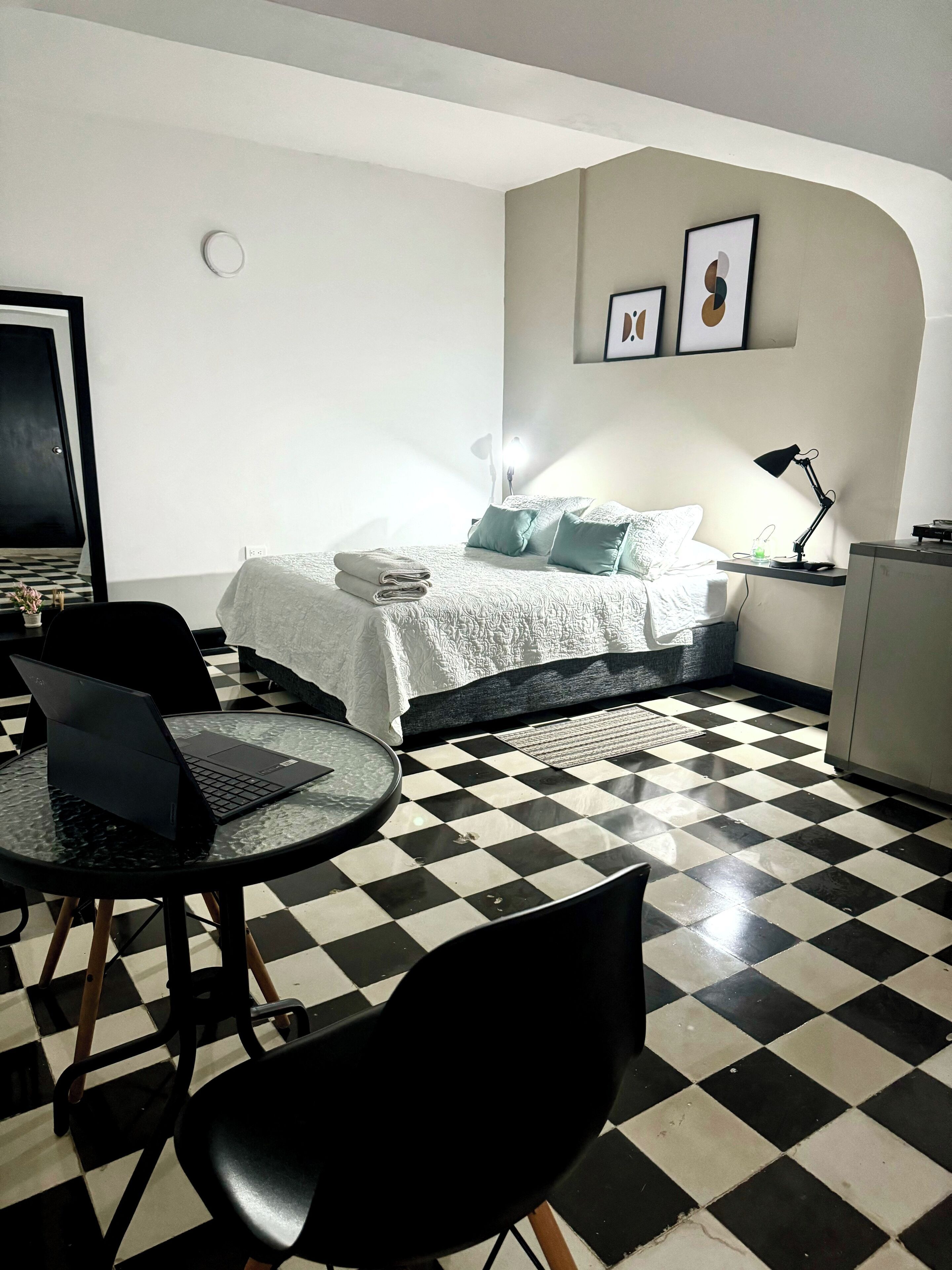 1 soverom, strykejern/-brett, wi-fi og sengetøy