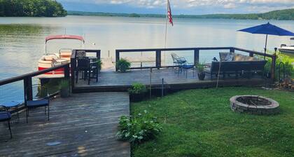 Charming 2-bedroom lakefront camp on Webber Pond