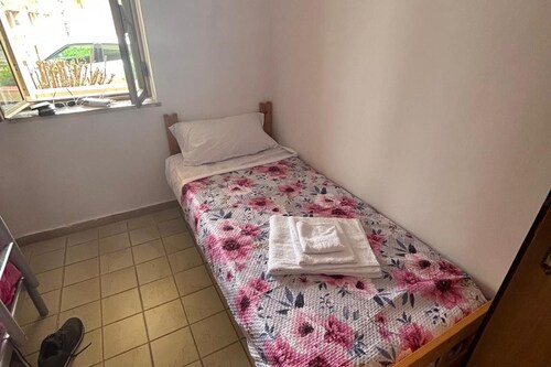 2bedroom Apartment 300m From Beach