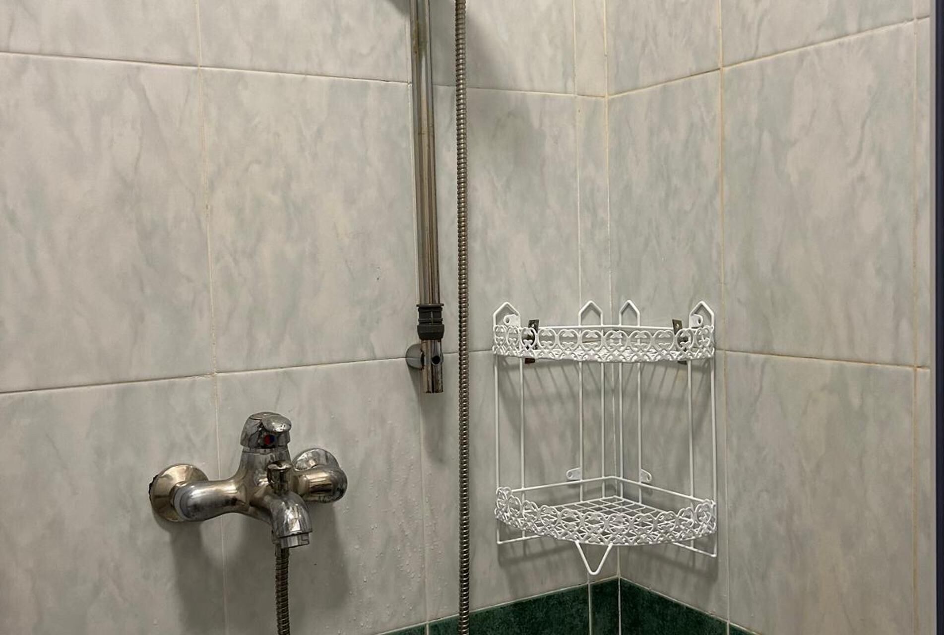 Apartment | Badezimmer | Dusche, Handtücher