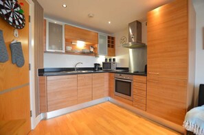 Réfrigérateur, micro-ondes, four, cafetière/bouilloire