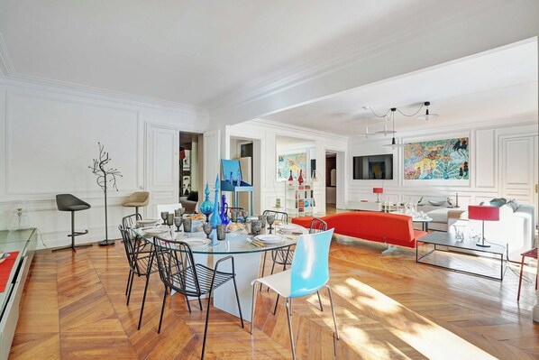 Apartment | Dining