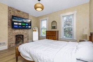 3 bedrooms, iron/ironing board, free WiFi, bed sheets