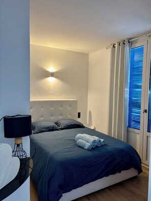 2 bedrooms, WiFi, bed sheets - Rooftop luxury jacuzzi terrace sea view city center (Ajaccio)