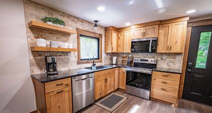 Cozy Cabin nestled near Rush River and Lake Pepin
