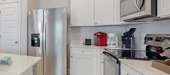Wave of gold Close to beaches 3 bedrooms clean Beautiful Brand New townhome