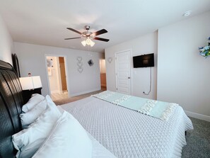 3 chambres, fer et planche à repasser, Wi-Fi, draps fournis