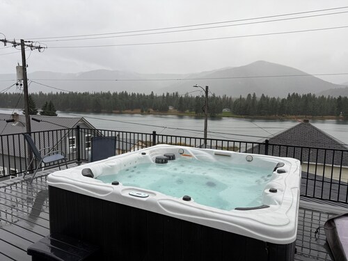 Thompson Falls Main Street Loft! Walk everywhere in town