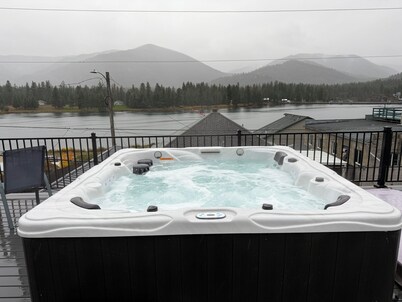Thompson Falls Main Street Loft! Walk everywhere in town