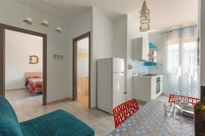 1 chambre, fer et planche à repasser, accès Internet