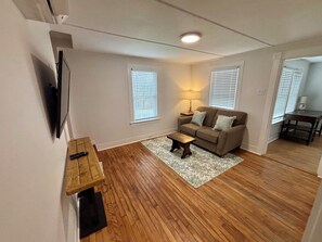 Smart TV - MaineSail a 4-bedroom house near Dock Square, Lower Village and Beaches (Kennebunk)