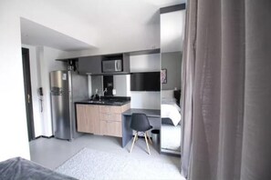 1 chambre, fer et planche à repasser, Wi-Fi, draps fournis