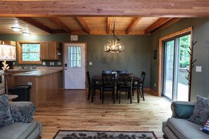 Smart TV, fireplace - Evergreen Escape at The Hideout (Lake Ariel)