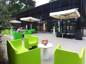 Apartment | Outdoor dining