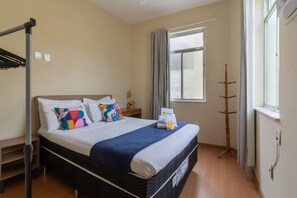 1 chambre, fer et planche à repasser, lit parapluie, Wi-Fi gratuit