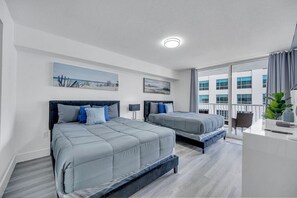 1 Schlafzimmer, Schreibtisch, Bügeleisen/Bügelbrett, Reisekinderbett