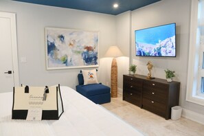 2 soveværelser, skrivebord, strygejern/strygebræt, weekendseng