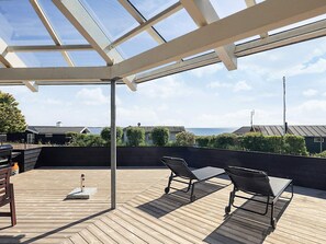 House | Terrace/patio