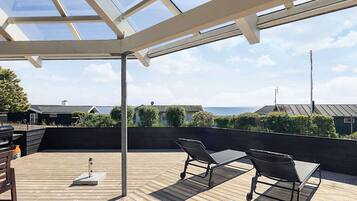 House | Terrace/patio