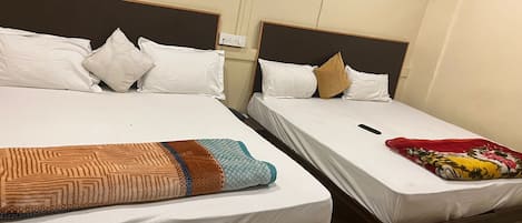 Quarto quádruplo | 1 quarto, camas extras/dobráveis (sobretaxa), Wi-Fi de cortesia