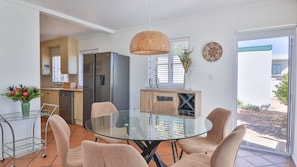Dining - Plover Place | Coastal Nr Breakfast Bays Pools (Vermont)