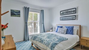 4 bedrooms, desk, iron/ironing board, free WiFi