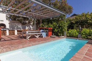 Pool - 34 Mossel River 8 | Sleeps 8 | Ocean Views | Pool (Hermanus)