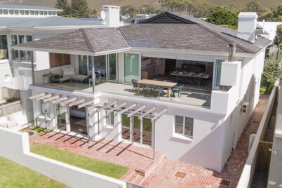 34 Mossel River 8 | Sleeps 8 | Ocean Views | Pool