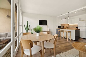 Apartment | Dining