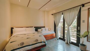 Desk, free WiFi, bed sheets