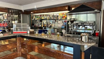 Colazione completa inclusa, servita tutte le mattine