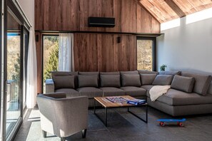 Villa | Living room - Villa in Ardennes Near Scenic Forest Trails (La Roche-en-Ardenne)