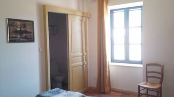 1 bedroom, WiFi, bed sheets