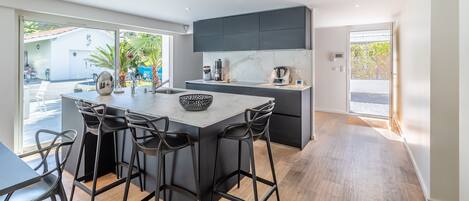 Fridge, microwave, oven, dishwasher