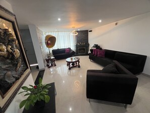 TV connectée, cheminée