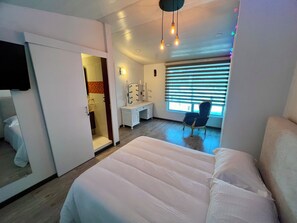 4 chambres, fer et planche à repasser, Wi-Fi gratuit, draps fournis