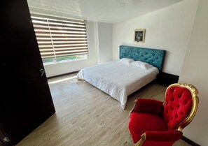 4 Schlafzimmer, Bügeleisen/Bügelbrett, kostenloses WLAN, Bettwäsche